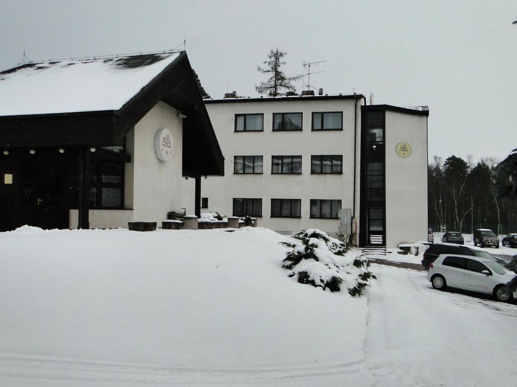 Hotel Astra Tuchlovice Exterior foto